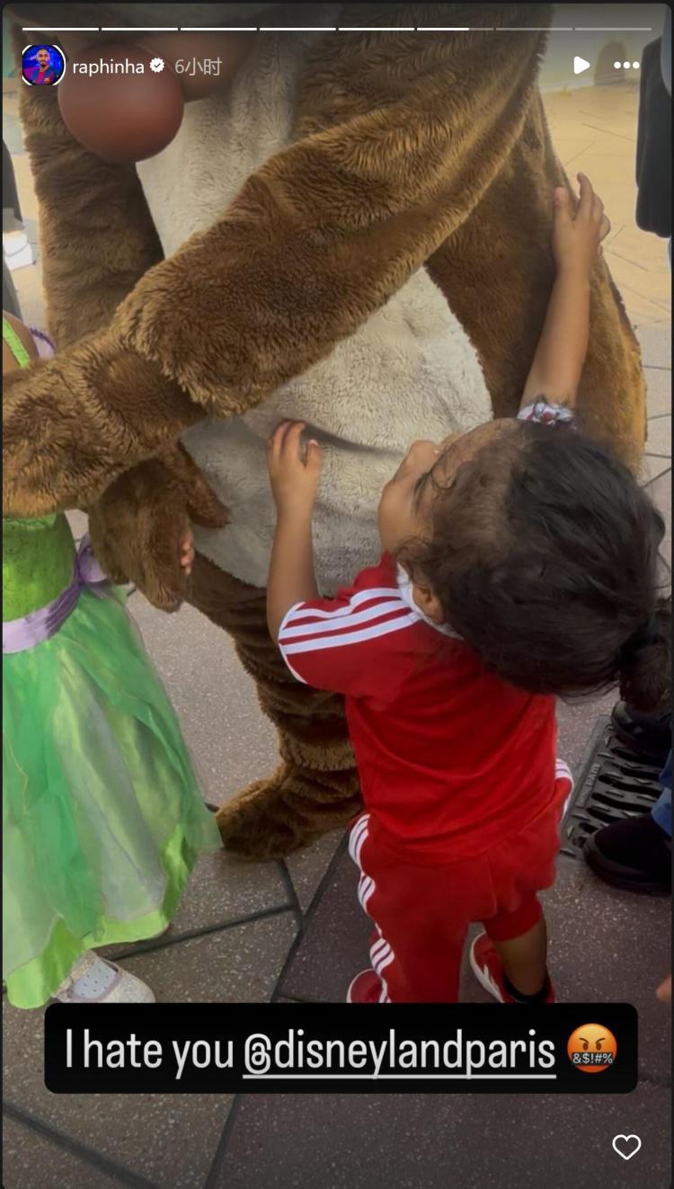 拉菲尼亚痛批迪士尼：为何白人孩子都得到了拥抱，而我的儿子没有